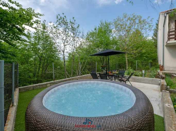 Pool, Bergwoning Emerald Droom, Lupoglav