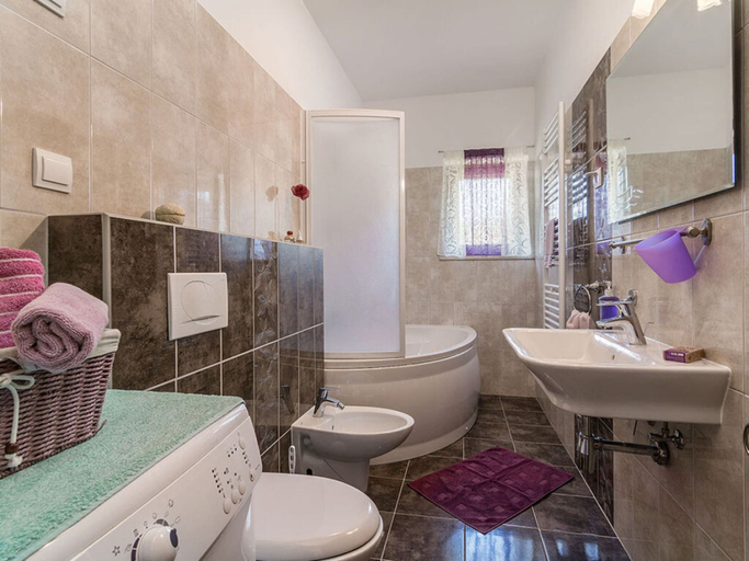 Bathroom 4, Villa Emanuel Comfortable Holiday Residence, Barban