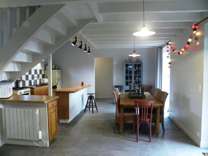 Dining 5, Holiday Home La Jardinerie, Manche
