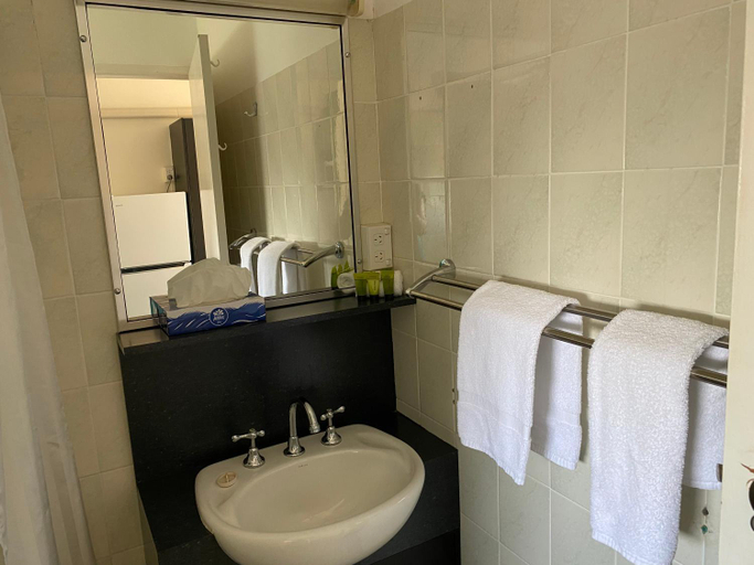 Bathroom 3, Hervey Bay Motel, Hervey Bay - Pt A