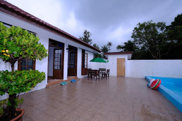 Villa Tokku, Pasir Putih