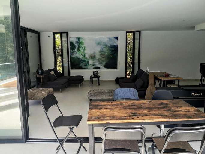 Living room, Cosy Holiday Home With Garden in Lorgues, Var