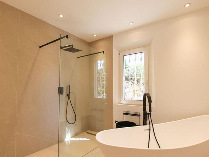 Bathroom 3, Majestic Holiday Home in Grimaud With Private Pool, Var