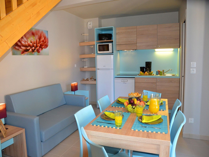Private kitchen 2, Cozy Coastal Home w/ Terrace, Hérault
