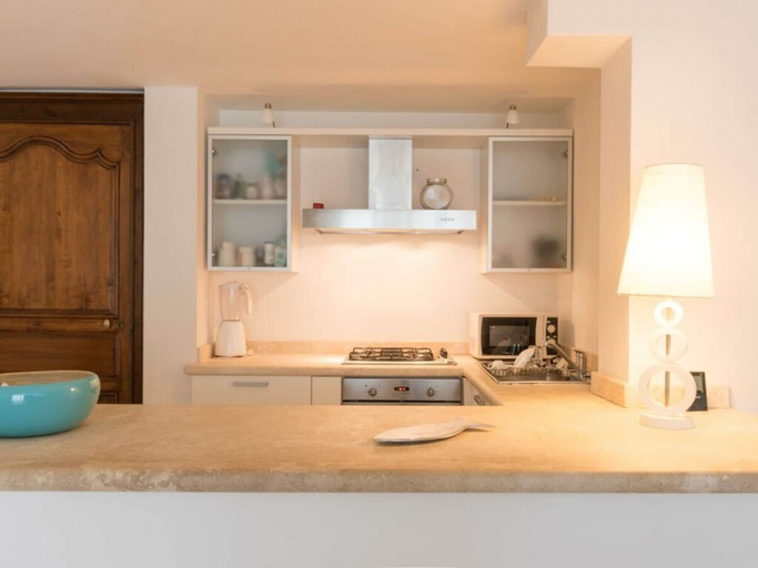 Private kitchen, Chia Comfortable Holiday Residence, Cagliari