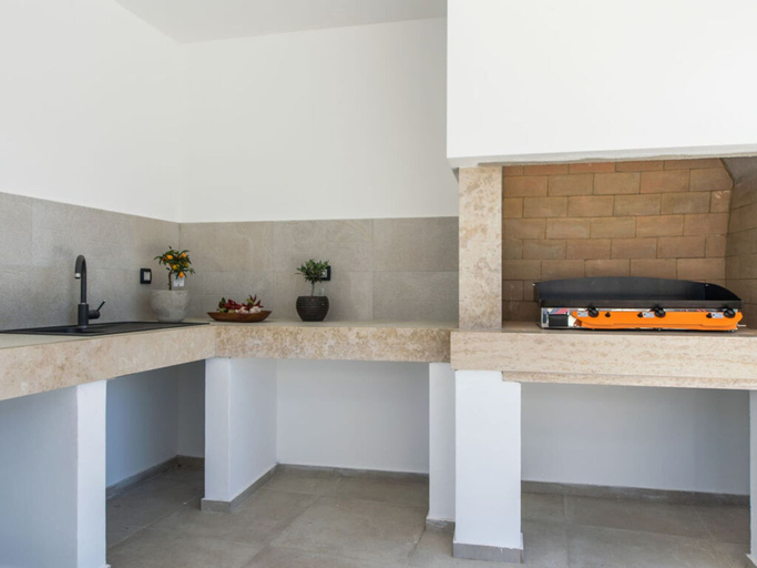 Private kitchen 3, Zen Comfortable Holiday Residence, Pula