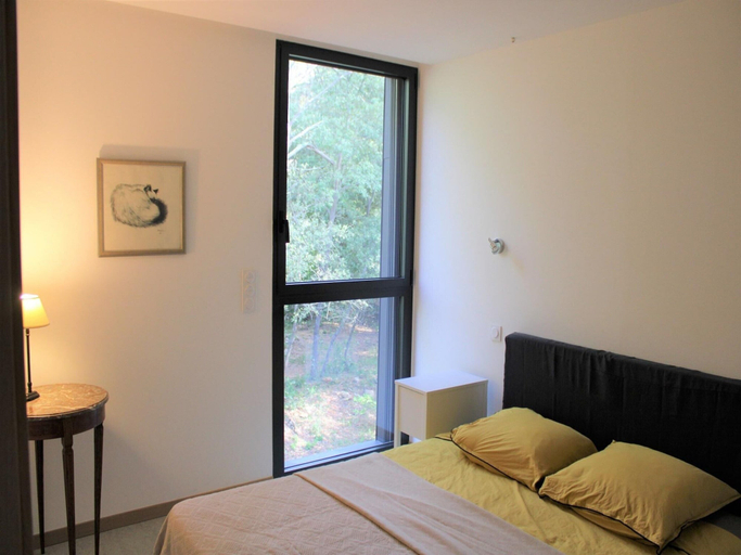 Room 5, Cosy Holiday Home With Garden in Lorgues, Var