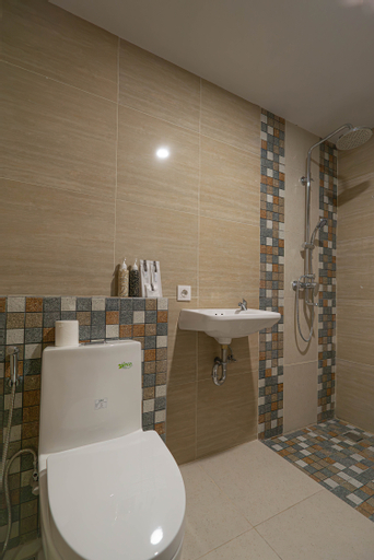 Bathroom 8