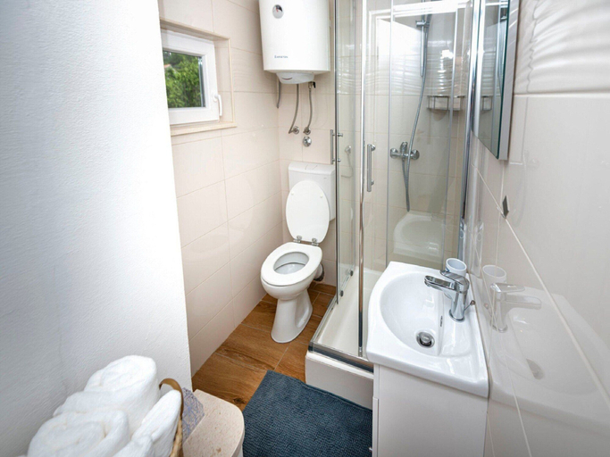 Bathroom 5, Stone House Lola - Two Bedroom Holiday Home, Šestanovac