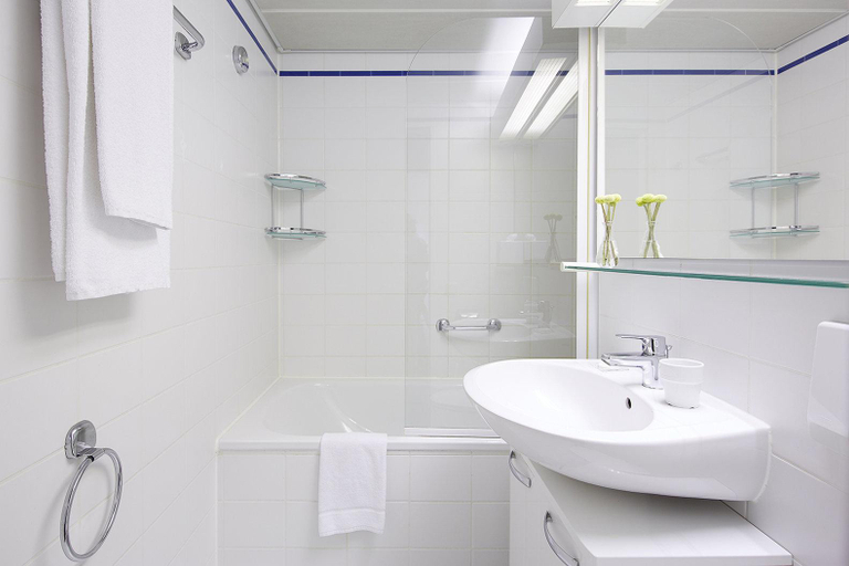 Bathroom 3, Living Hotel Nuernberg, Nürnberg