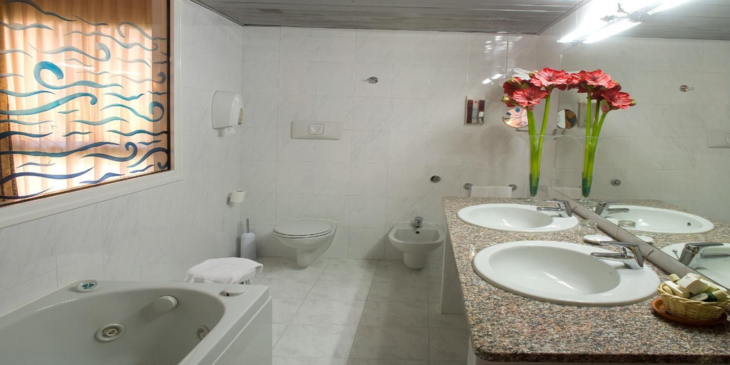 Bathroom 4, Valdenza, Reggio Nell'Emilia