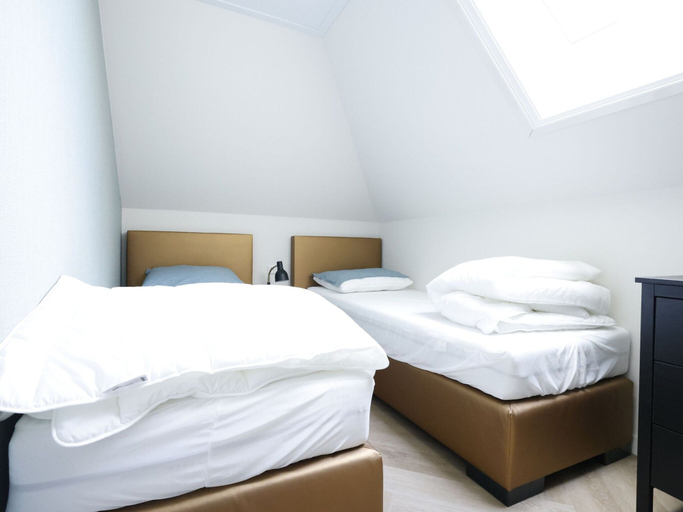 Bedroom 2, Villa in Wieringer Park With Garden, Wieringen
