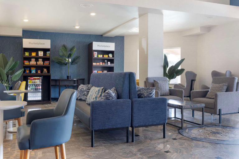 Public Area 2, Comfort Suites Oceanside Camp Pendleton Area, San Diego