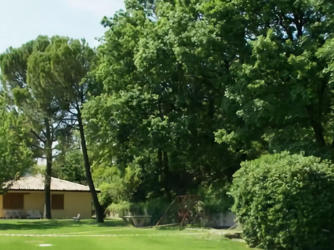 Exterior 4, Luxurious Bungalow in Garda With Swimming Pool, Verona