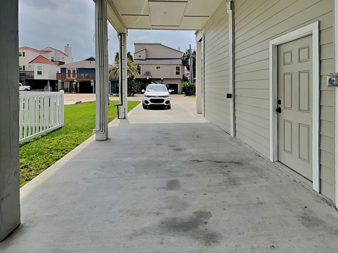 Exterior & Views 2, Hasta Bay Vista Baby!, Galveston