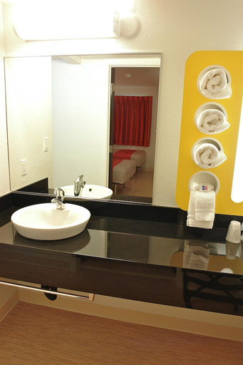 Bathroom 3, Motel6 Manteca, CA, San Joaquin