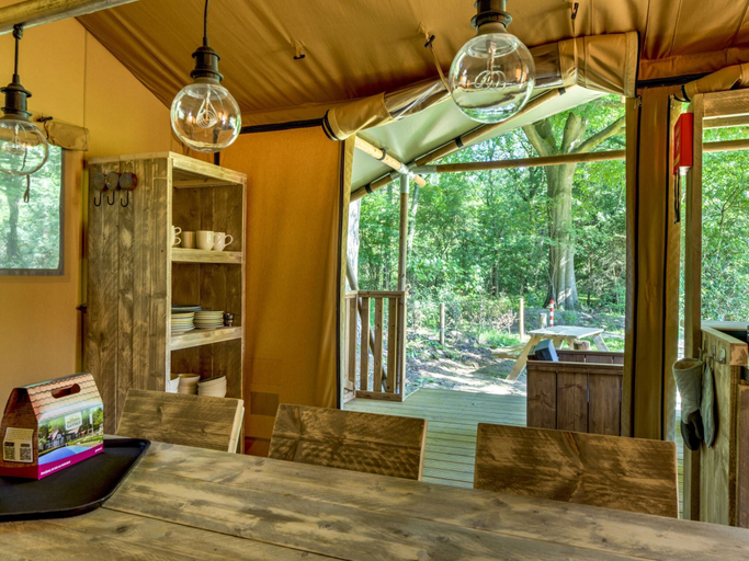 Others 5, Glamping Tent in Tranquil Park, Dalfsen