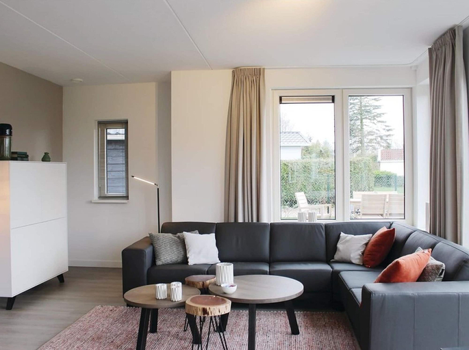 Living room 2, Villa in Friesland With Waterfront Jetty, Skarsterlân