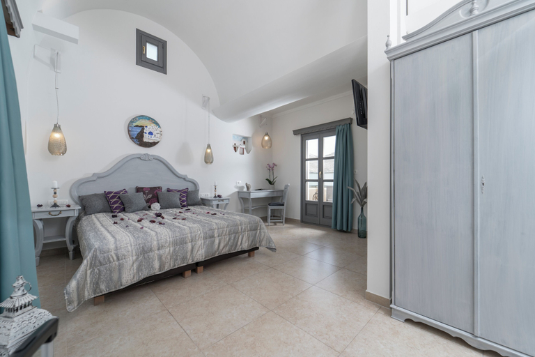 Bedroom 5, Smaragdi Hotel, South Aegean