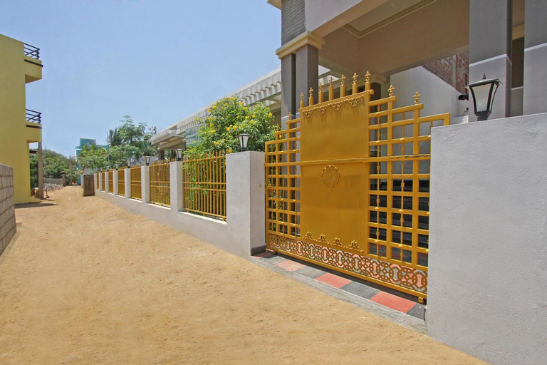 Exterior 4