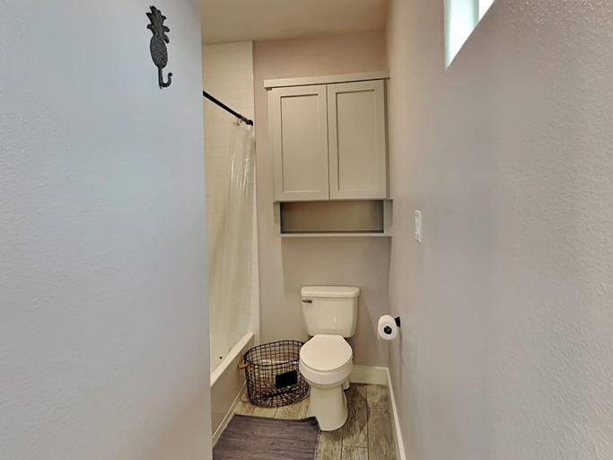 Bathroom 4, The Reel Getaway, Aransas