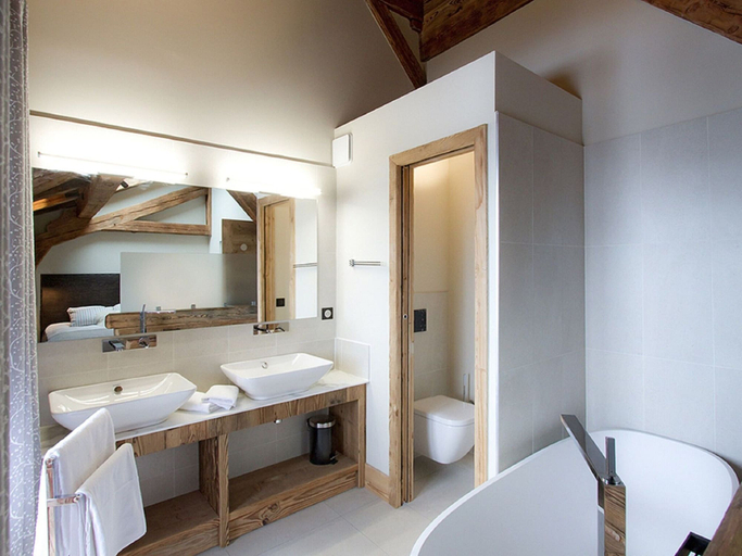 Bathroom 5, Chalet in Les Deux Alpes With Heated Pool, Isère