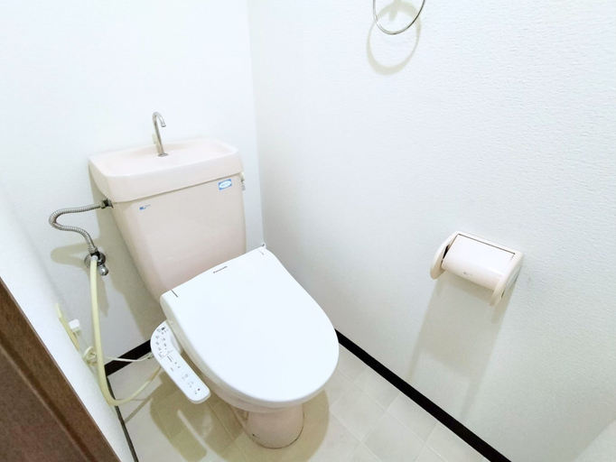 Bathroom 3, Royal Plaza Daikoku, Osaka
