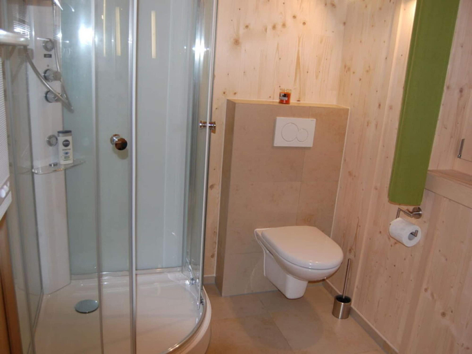 Bathroom, Fantastic Apartment in Schleching, Traunstein