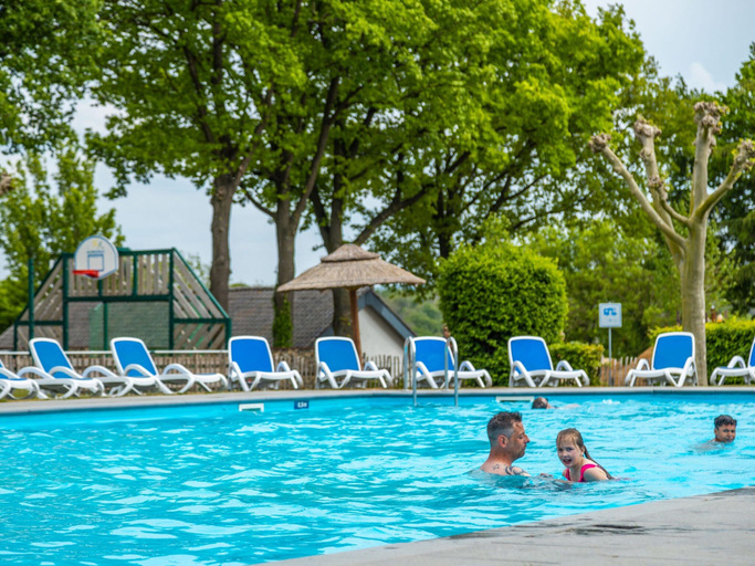 Pool 2, Atmospheric Chalet With Dishwasher, Gulpen-Wittem