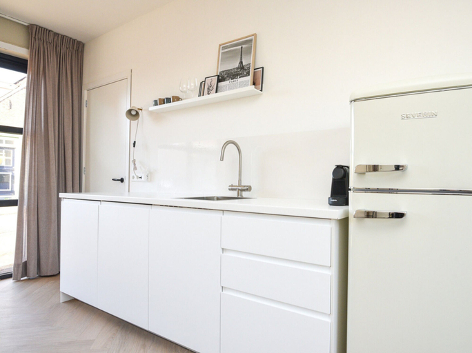 Private kitchen 5, Holiday Home in Vrouwenpolder Near Beach, Veere