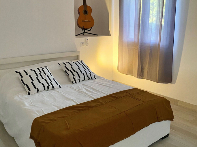 Room 5, Charming Villa in Saint-tropez With Private Pool, Haute-Corse