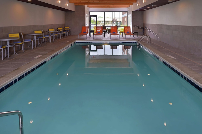 Sport & Beauty 5, Home2 Suites by Hilton Merrillville, Lake