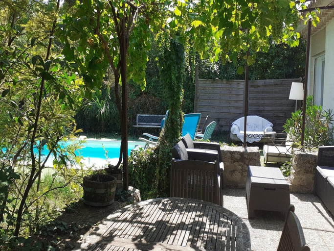 Others 3, Nice Villa in Morieres-les-avignon With Pool, Vaucluse