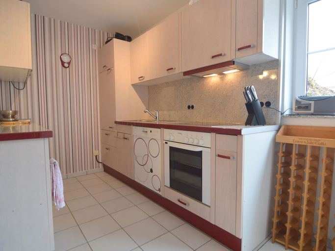 Others 4, Beautiful Holdiday Home in Ulmen Near the Lake, Cochem-Zell