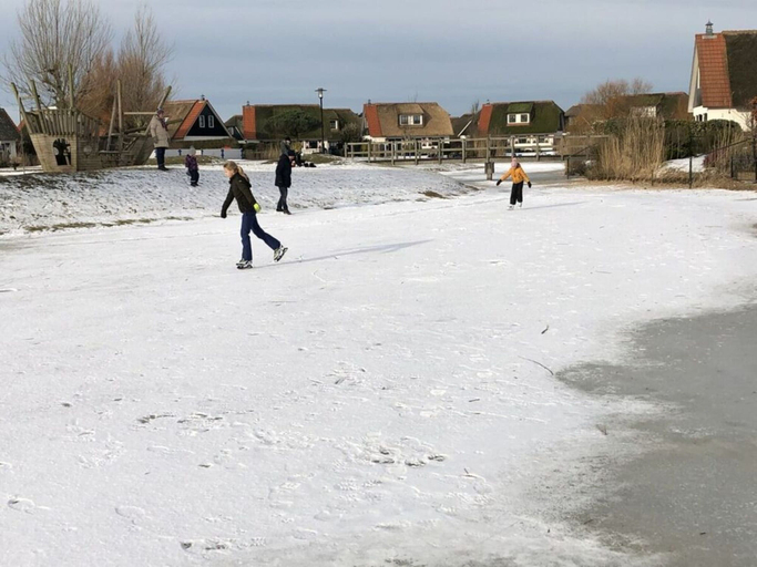 Snow and ski sports, Buitenplaats 79, Zijpe
