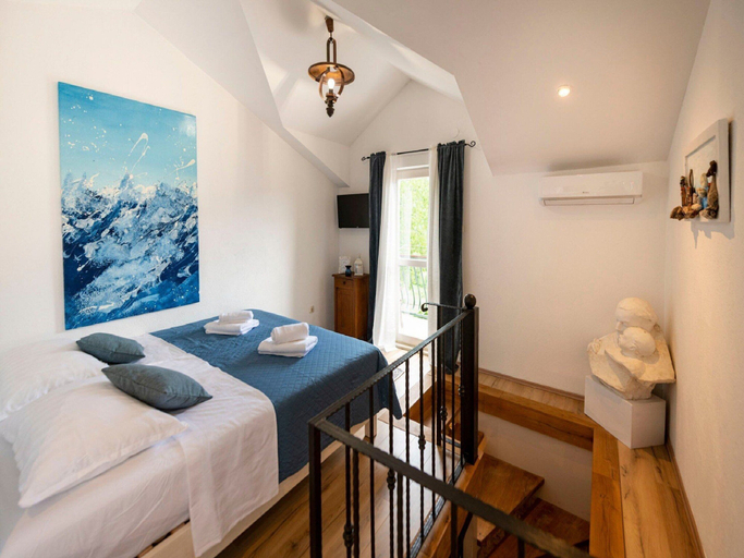 Bedroom 4, Stone House Lola - Two Bedroom Holiday Home, Šestanovac