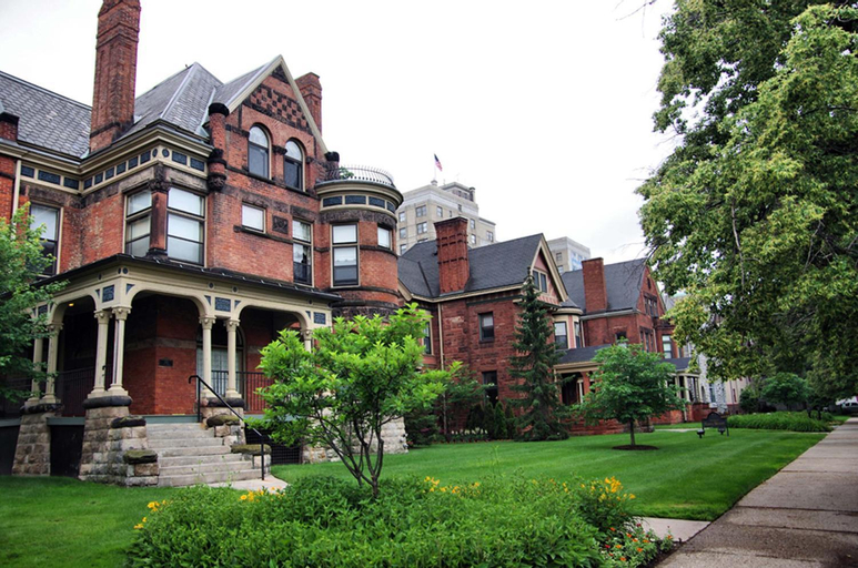 Exterior 2