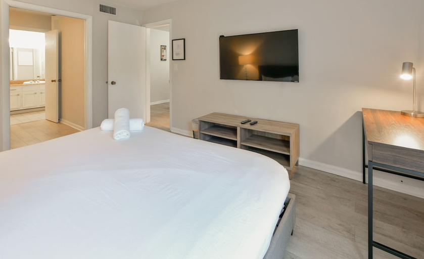 Bedroom 2, Artrageous On The River, Broward