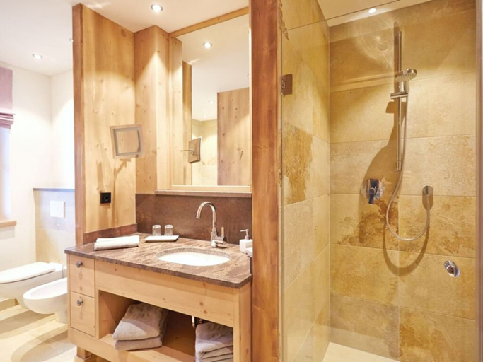 Bathroom 2, Suite Linde Modern Retreat, Miesbach