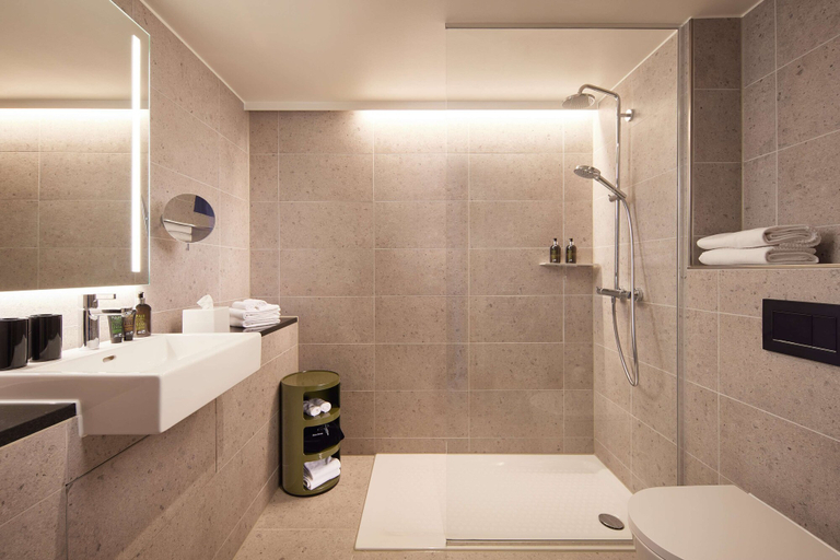 Bathroom 5, Adina Apartment Hotel Stuttgart, Stuttgart