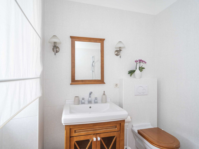Bathroom 5, Secret Apartments - Two Bedroom Apartment With City View, Dubrovnik