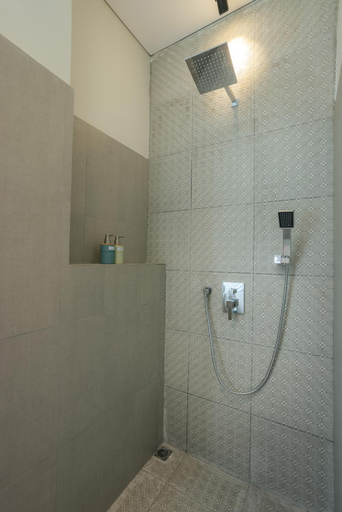 Bathroom 5, Narasea Bedroom Apartment, Badung