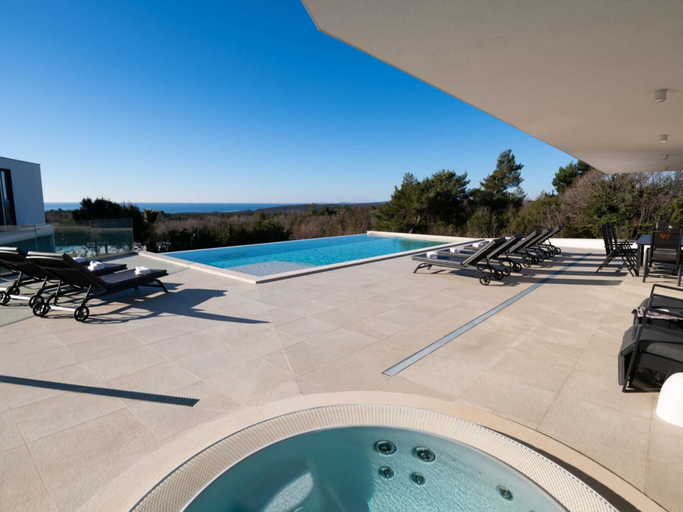 Sport & Beauty 4, Stylish Stay With Hot Tub, Raša