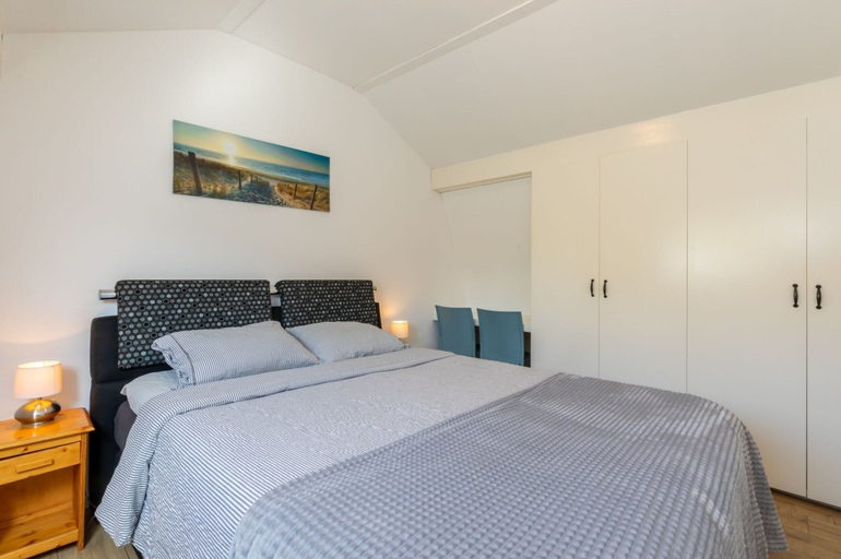 Bedroom 4, Holiday Home in Domburg Near Beach, Veere