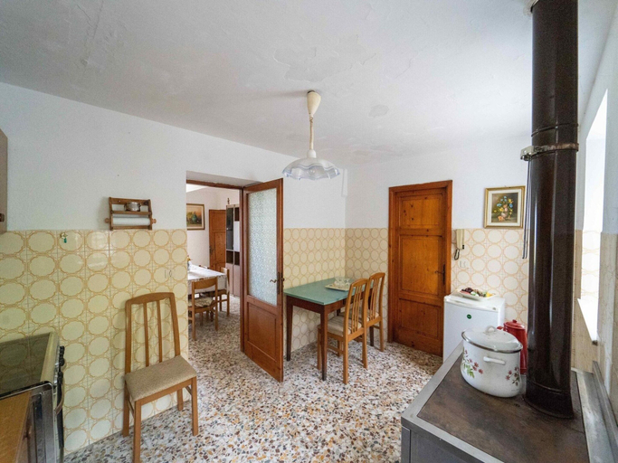 Private kitchen 4, Holiday Home in Tuscany With Scenic Views, Lucca