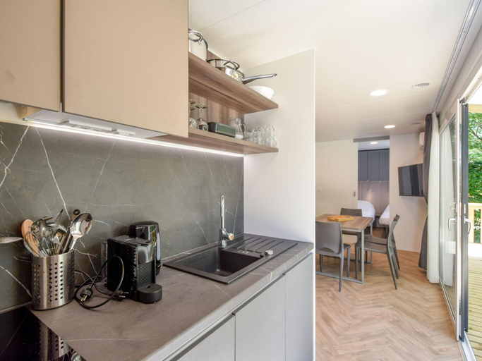 Private kitchen 3, Cottage in Dordogne With Lake View and Pool, Dordogne
