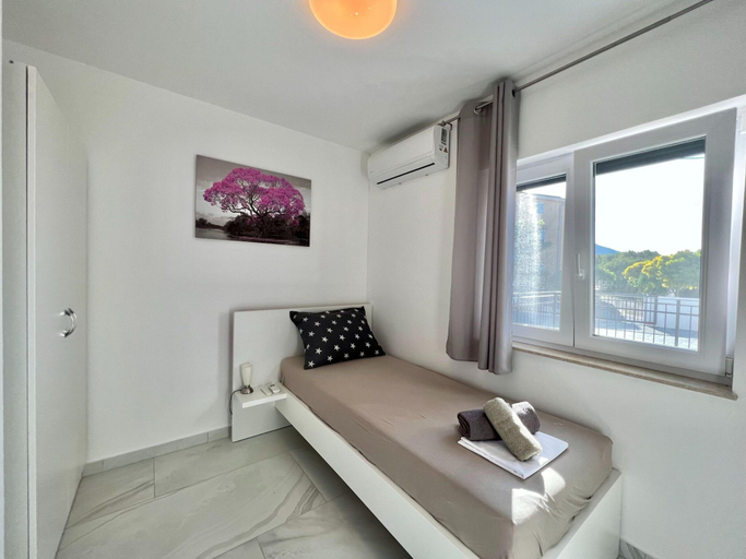 Room 5, Apartment in Croatia Near Adriatic Coast, Vinodolska