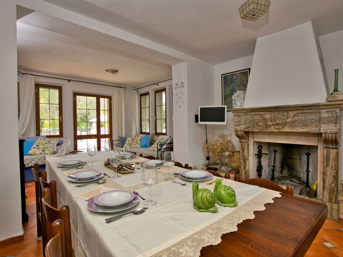 Dining 4, Hillside Pool & Spa Retreat, Livorno
