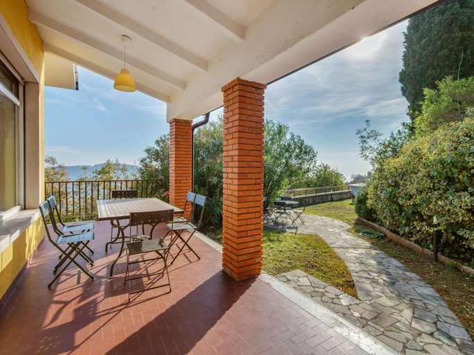 View from property 3, Holiday Home in Marciaga With Pool & Gulf Views, Verona