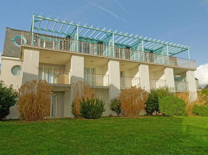 Exterior, Oceanview Apartment w/ Pool, Finistère